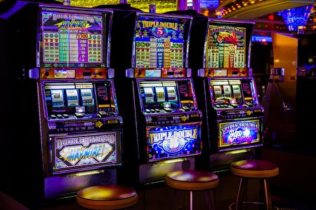 id13637670-casino-gdf16cfa9f_1920-450x300.jpg