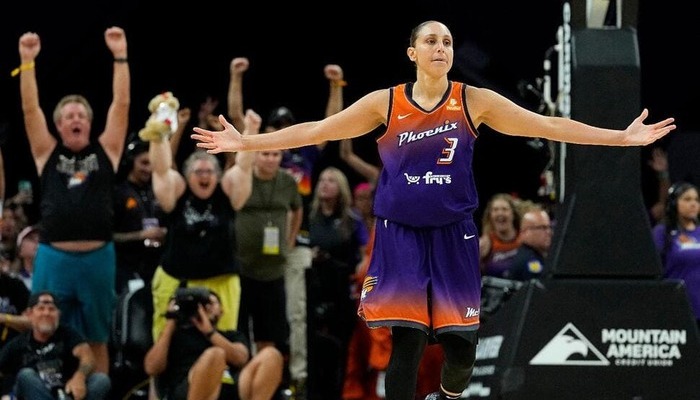 Phoenix-Mercury-player-Diana-Taurasi-makes-10000-career-points-first-ever-in-WNBA-history-1-1.jpg